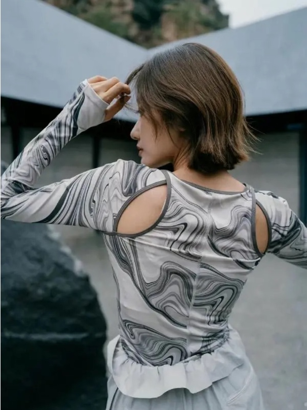 NWOT NEIWAI Active X Andrea Jiapei Li Cutout Long Sleeve T-shirt Small